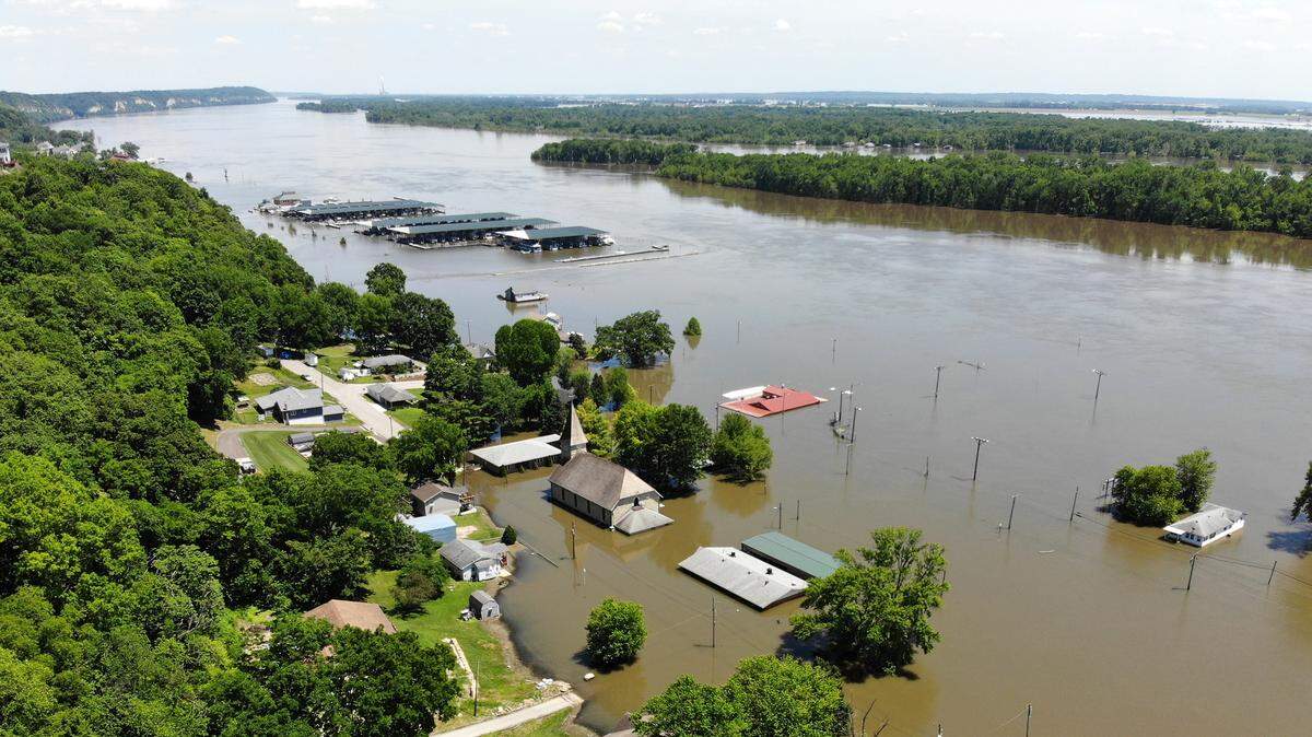 The Illinois River crest in the flooded town of Grafton, just north of the confluence of the Illinois and Mississippi Rivers, in 2019.