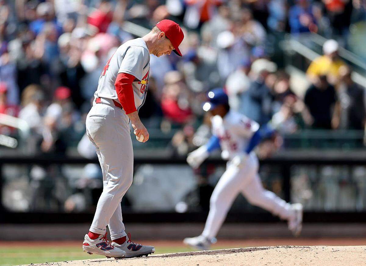 NEW YORK, NEW YORK - APRIL 20:  Sonny Gray #54 of the St. Louis Cardinals reacts after giving up a solo home run to Francisco Lindor #12 of the New York Mets in the first inning at Citi Field on April 20, 2025 in the Flushing neighborhood of the Queens borough of New York City. (Photo by Elsa/Getty Images)