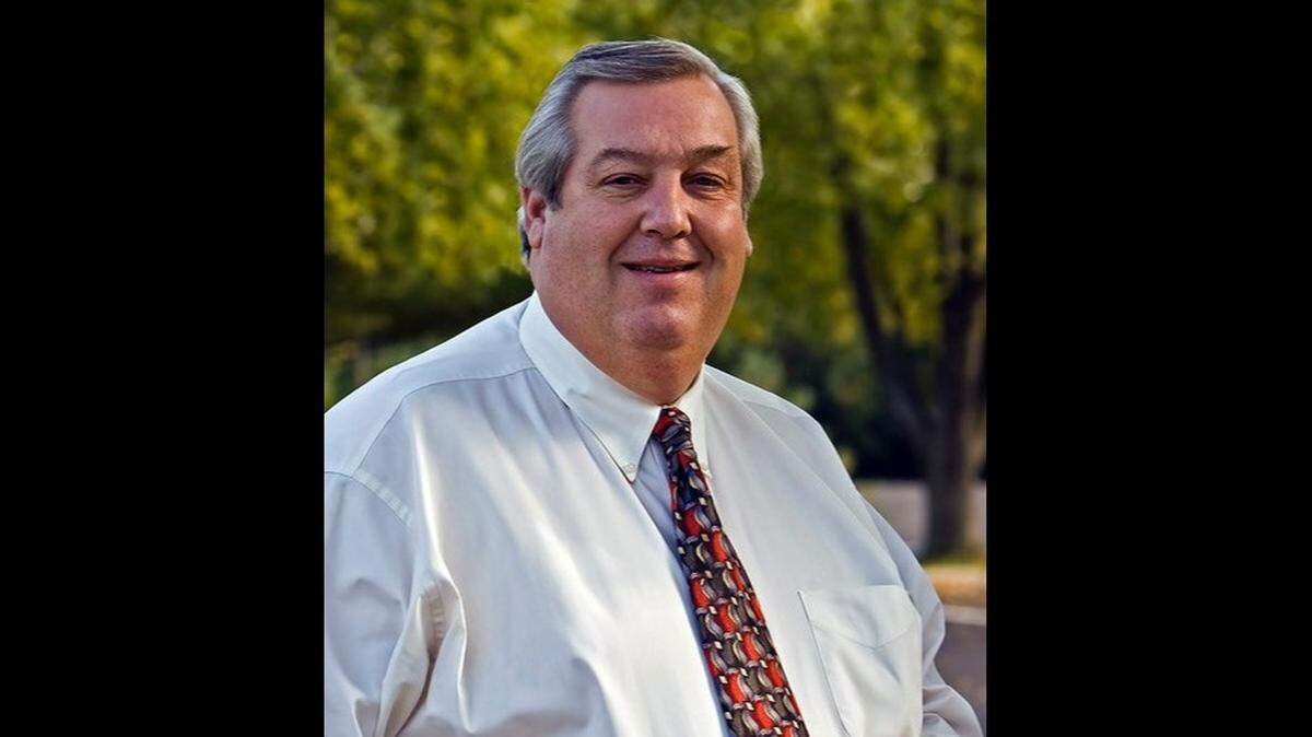 Gary Niebur, longtime Edwardsville mayor and YMCA director and candidate for Madison County Board, died Saturday at Anderson Hospital in Maryville. He was 64.