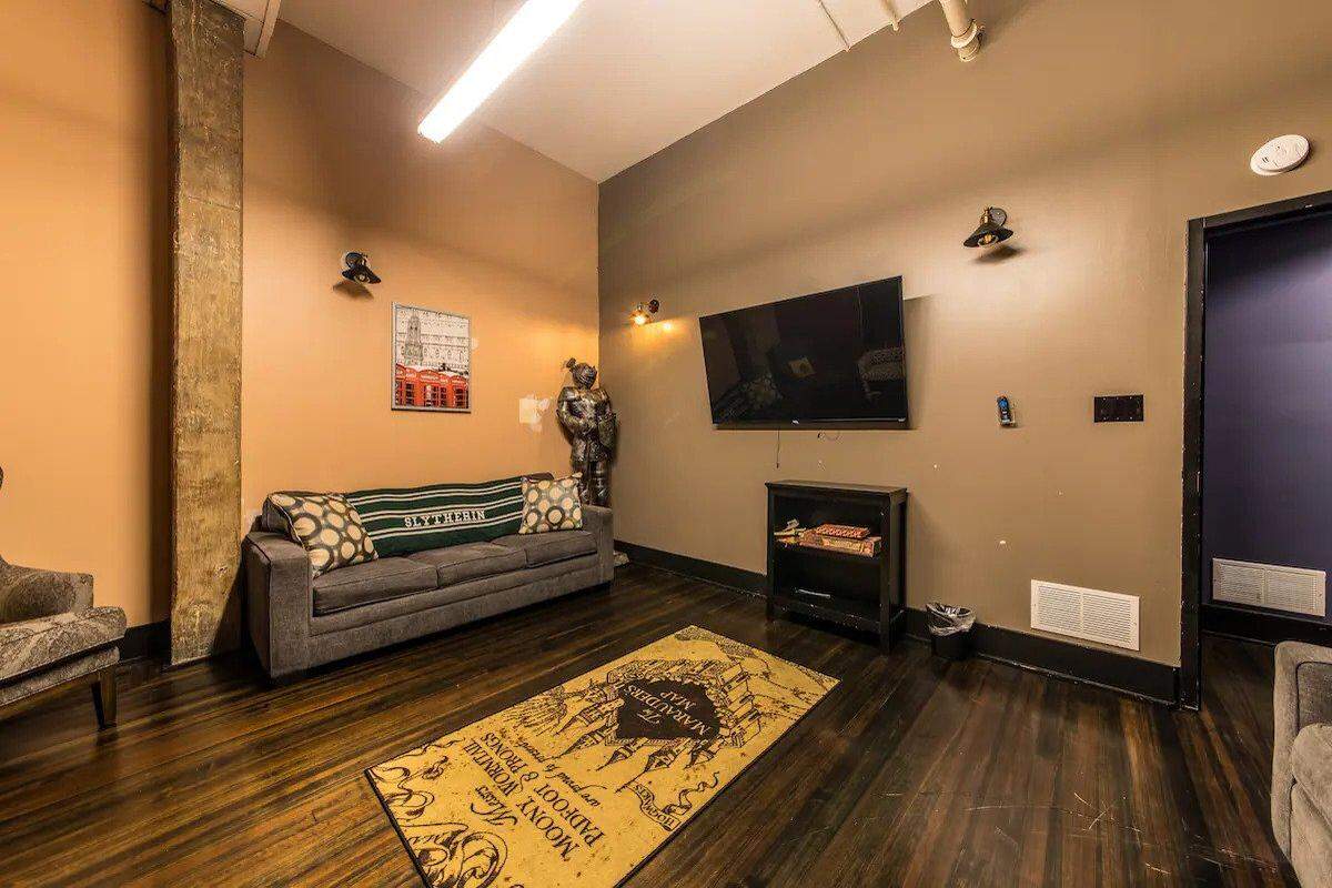 This “Hogwarts Dorms” themed Airbnb is located in downtown St. Louis.