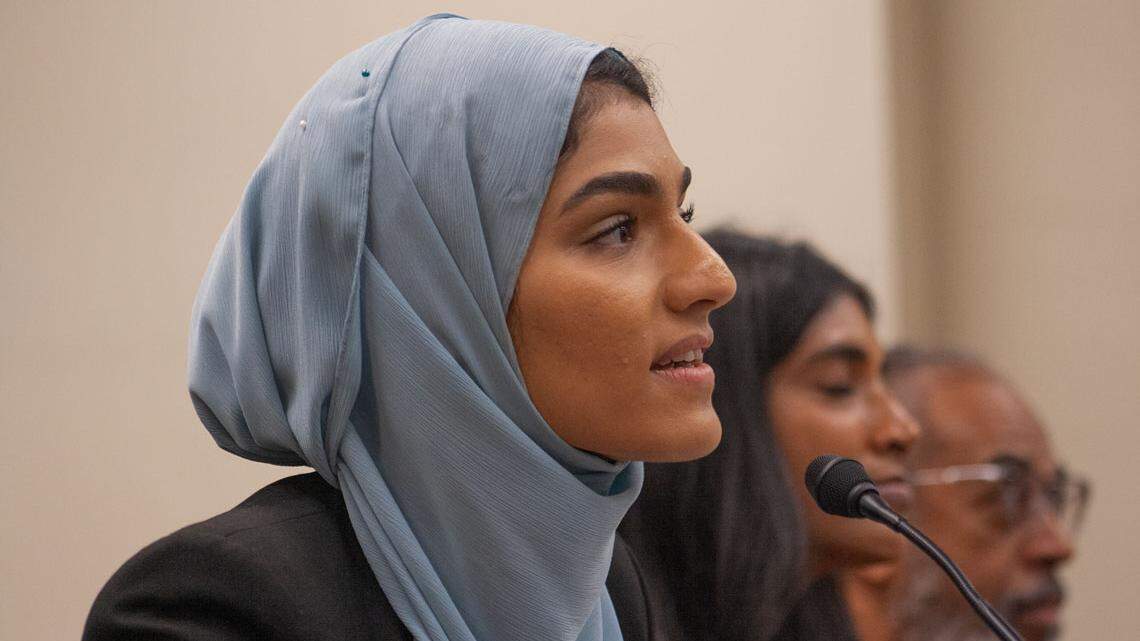 Illinois prescription drug price control bill passes first committee hurdle