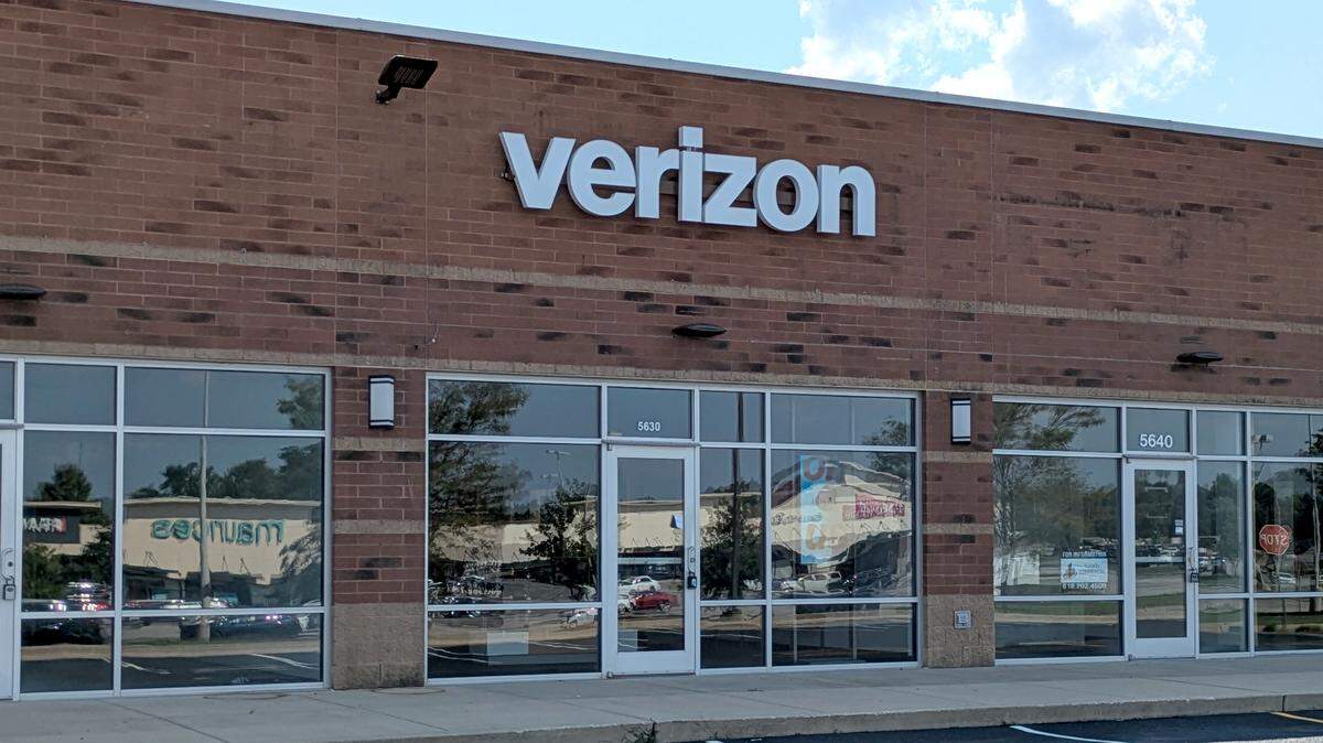 A Verizon store will soon open at 5630 Belleville Crossing St. in west Belleville.