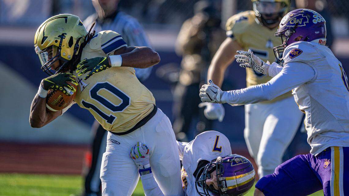 Althoff, Dierre Hill Jr. roll past Casey-Westfield to Class 1A state semifinals