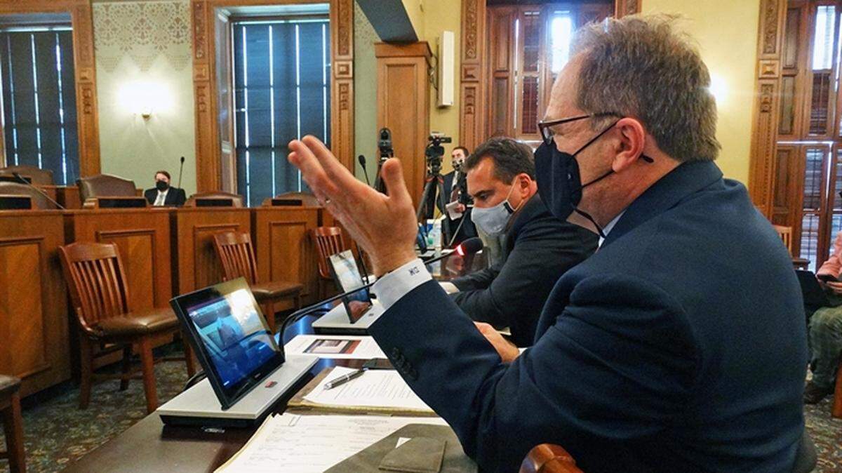 During a joint committee hearing at the Statehouse Tuesday, Senate Republican Leader Dan McConchie asks questions about proposed new set of legislative district maps that were drawn by House and Senate Democratic caucuses.