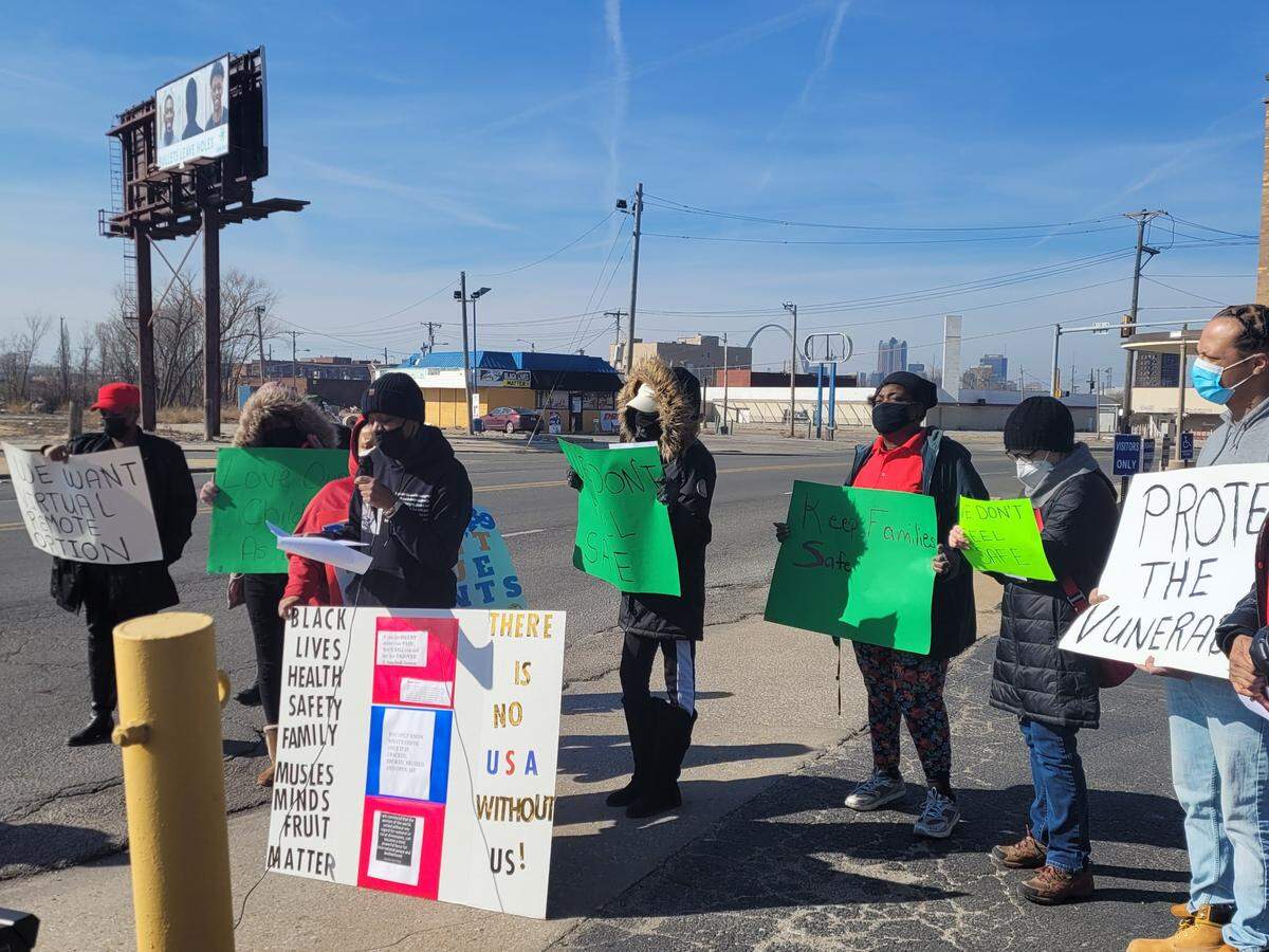 East St. Louis parents held a second protest to demand that school district 189 provides a remote learning option for families.