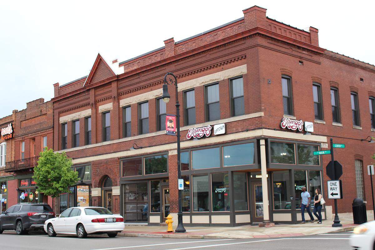 The new Mungo’s Uptown Italian restaurant occupies the lower-level storefront of a two-story brick building at 100 E. Main St. in Collinsville. The upstairs has been converted into loft apartments.