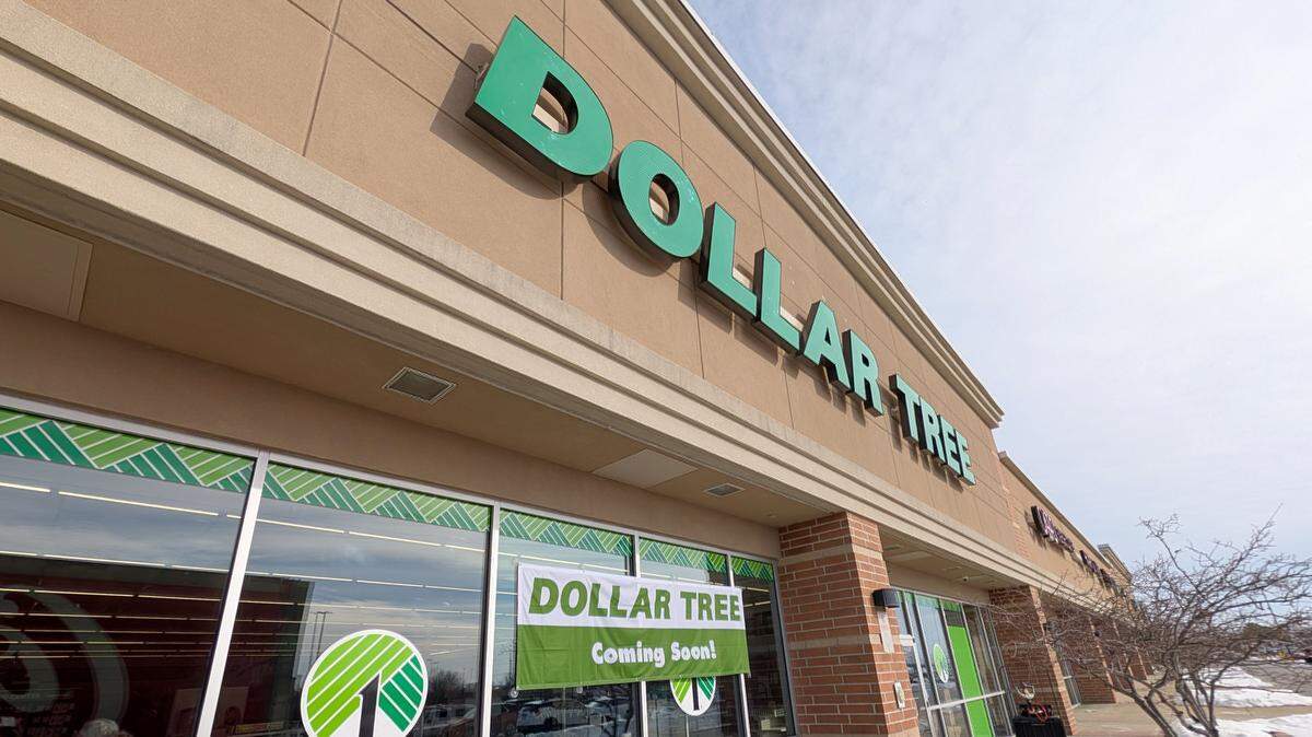 Dollar Tree will soon open a new location at Belleville's Green Mount Commons.
