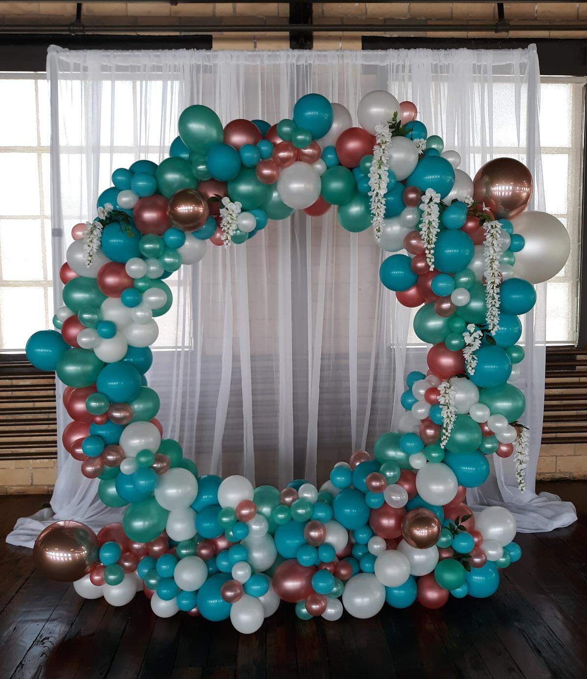 Sue Chasteen, owner of It’s Party Time! in Highland, has been selected from hundreds of Balloon Professional applicants to help create the USA’s very first Big Balloon Build.