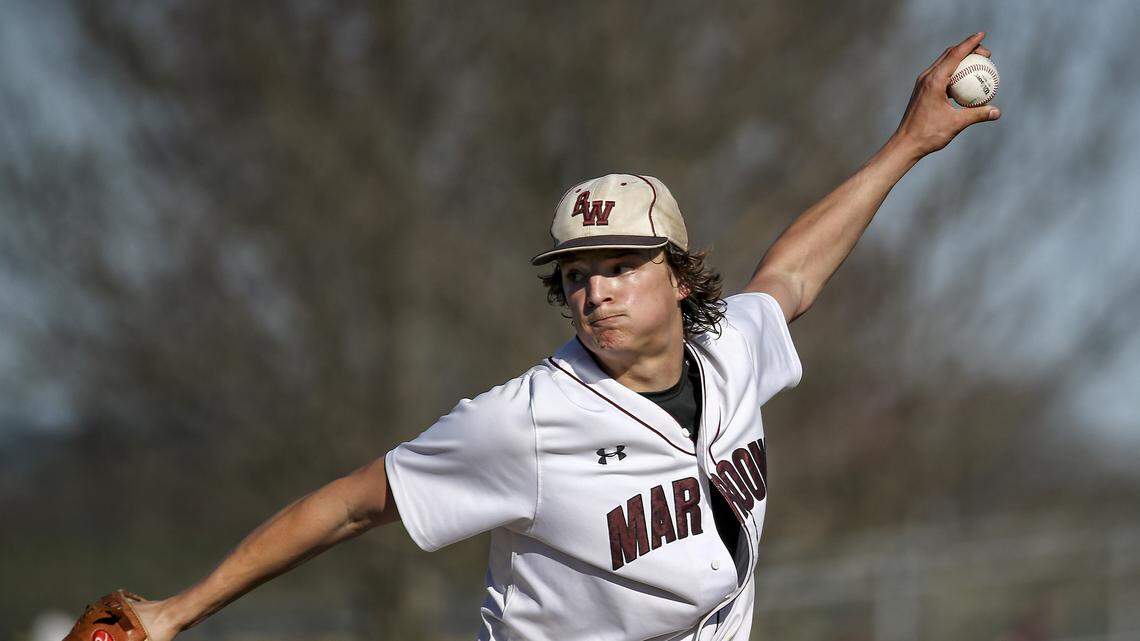 Joey Kossina pitches second no-hitter as Belleville West closes gap in SWC race