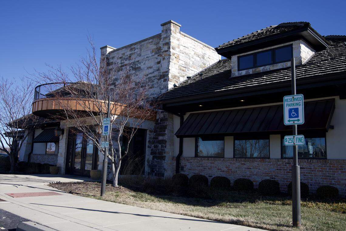 HSHS St. Elizabeth’s Hospital has leased this former Cheddar’s Scratch Kitchen building in Fairview Heights.