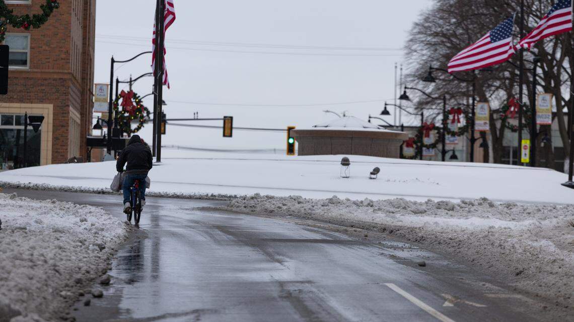 Snow isn’t over for the metro-east. See latest forecast & how much the area could get