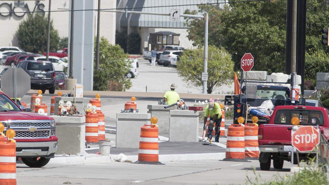 Fairview Heights planning roundabout, other upgrades at mall entrance