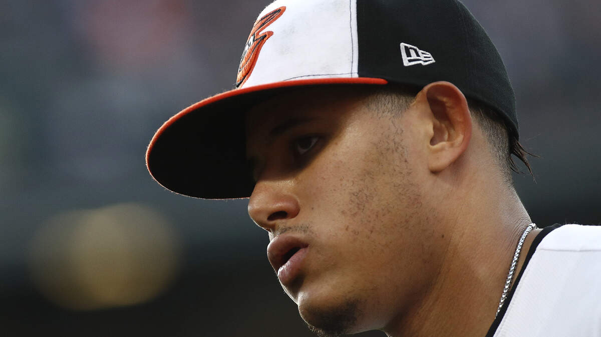 If the Cardinals aren't willing to sign Manny Machado, then it would be a ridiculous idea for St. Louis to trade for him.