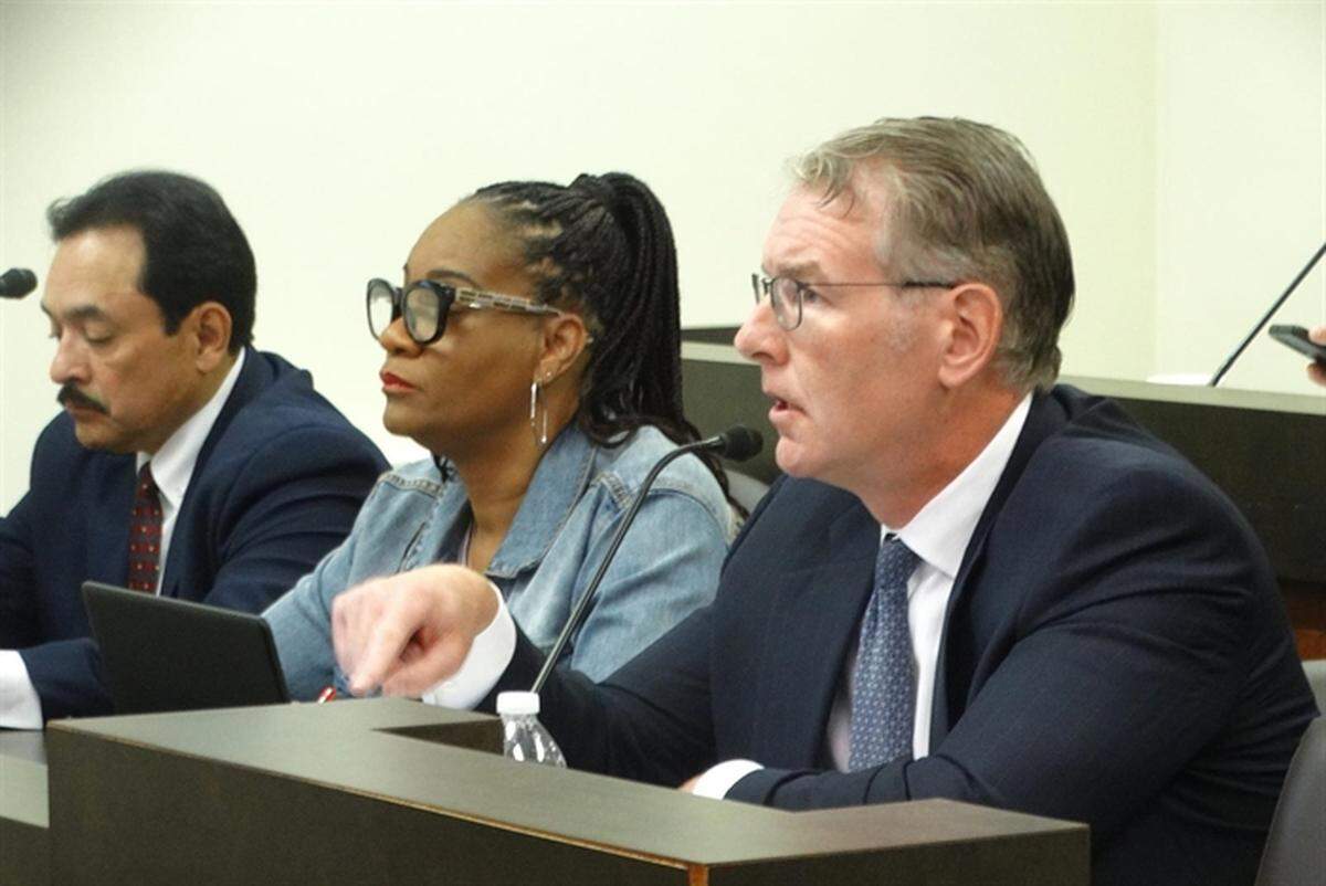 Republican Sen. John Curran questions officials from the Illinois State Police about its handling of a “clear and present danger” report on the alleged shooter in the July 4 Highland Park mass shooting.