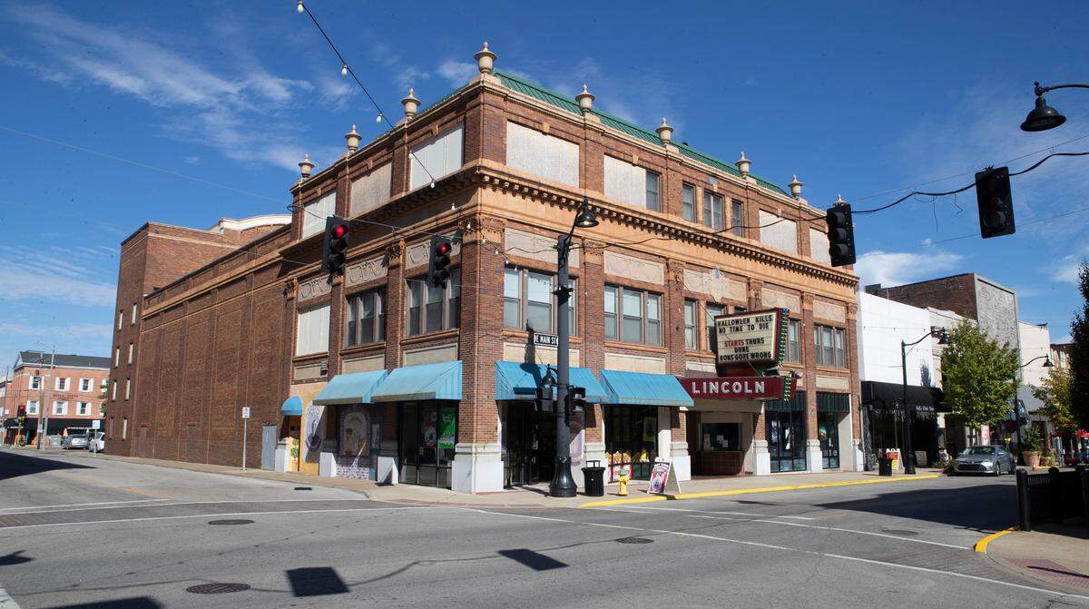 The Lincoln Theater in Belleville shows first-run movies, hosts concerts and sells popcorn through a sister business called Abe’s Gourmet Popcorn in the corner storefront of the building.