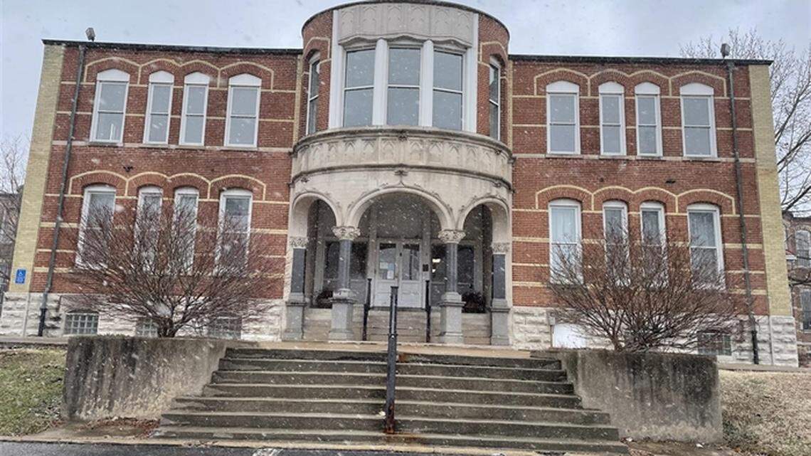 Another employee at southern Illinois mental health center indicted on abuse charges