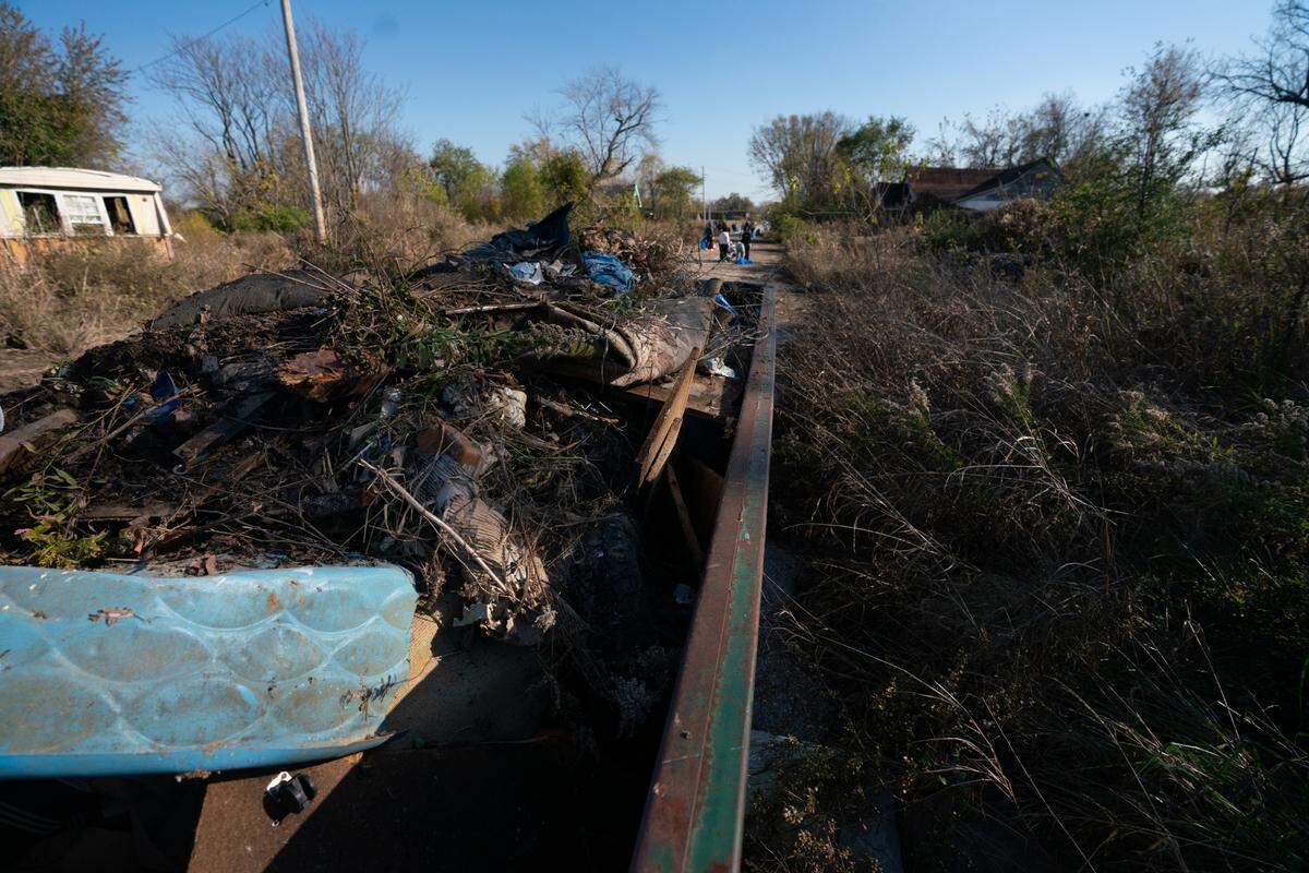 The city of East St. Louis donated over five dumpsters for a cleanup in East St. Louis on Nov. 15, 2024. All five dumpsters were filled by the end of the event.