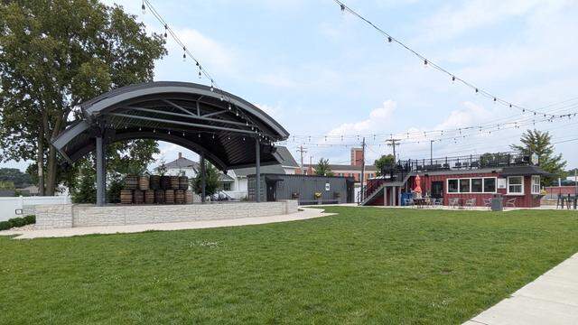The first phase of Herald Square’s expansion included the addition of an entertainment pavilion, an ice cream shop and a restroom.