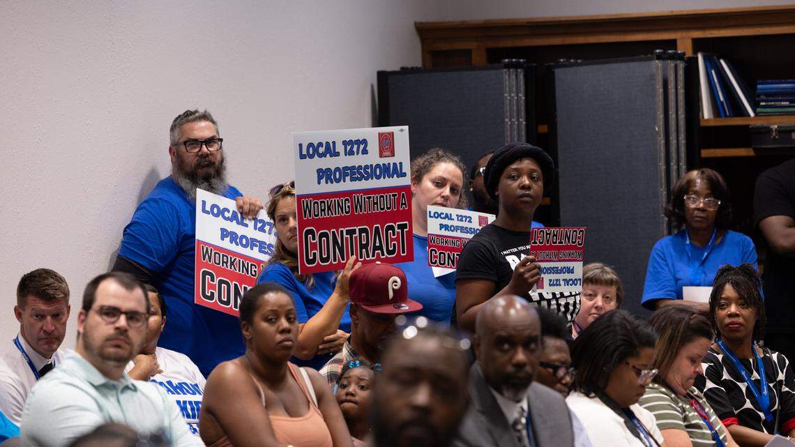 As contract talks stall, Cahokia school leaders, teachers clash over sick leave