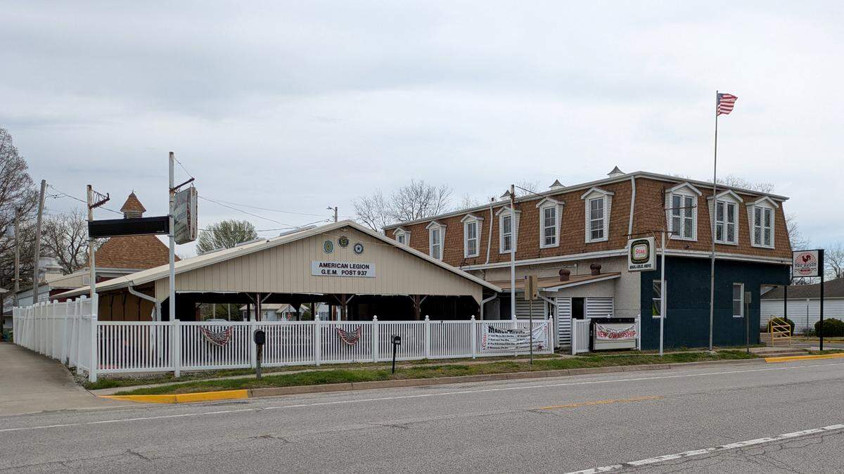 Full view of The Roost Bar & Grill and the covered patio area at 102 N. Main St., Smithton