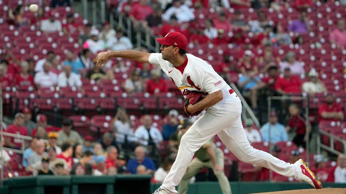 St. Louis Cardinals starting pitcher Adam Wainwright throws during the first inning of a baseball game against the San Diego Padres Monday, Aug. 28, 2023, in St. Louis. (AP Photo/Jeff Roberson)