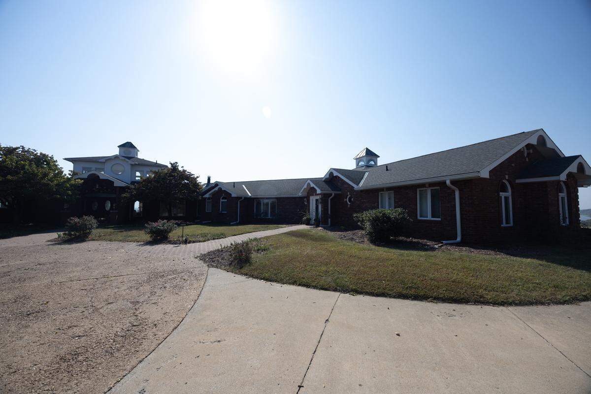 The Tara Point Inn also includes a main house with three additional guest suites and a living quarters for the owner and manager that comes with a two-car garage.