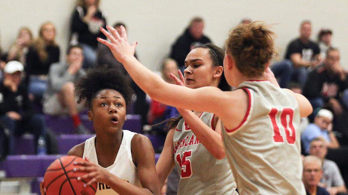 Gordon, Lovelace help O’Fallon down Highland, clinch rare 3-peat at Mascoutah tourney