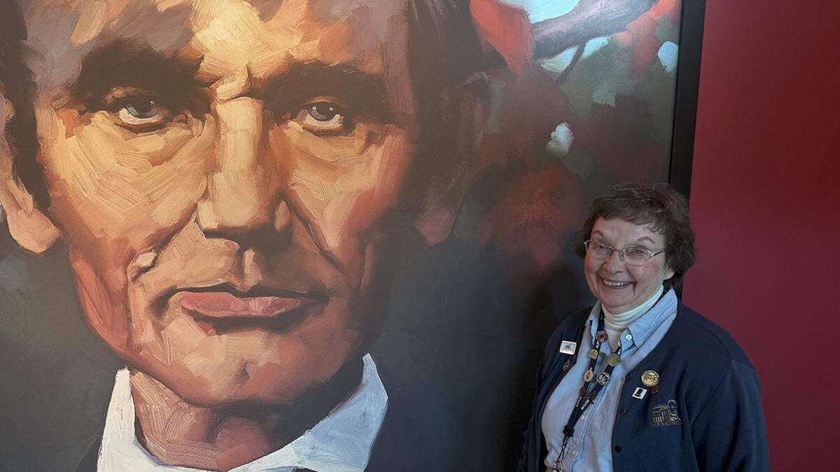 Springfield native Mary Disseler is a long-time volunteer at the Abraham Lincoln Presidential Museum, where she educates visitors about the legacy of America’s 16th president.