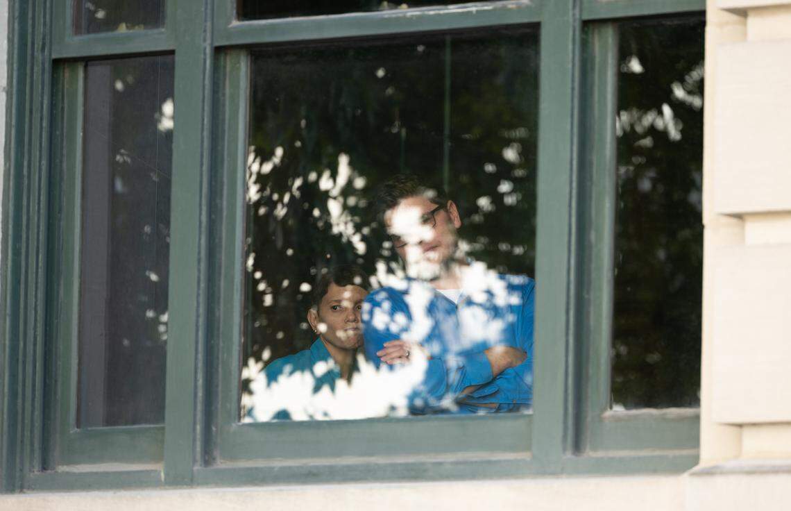 East St. Louis federal workers demand end to shutdown now | Belleville ...