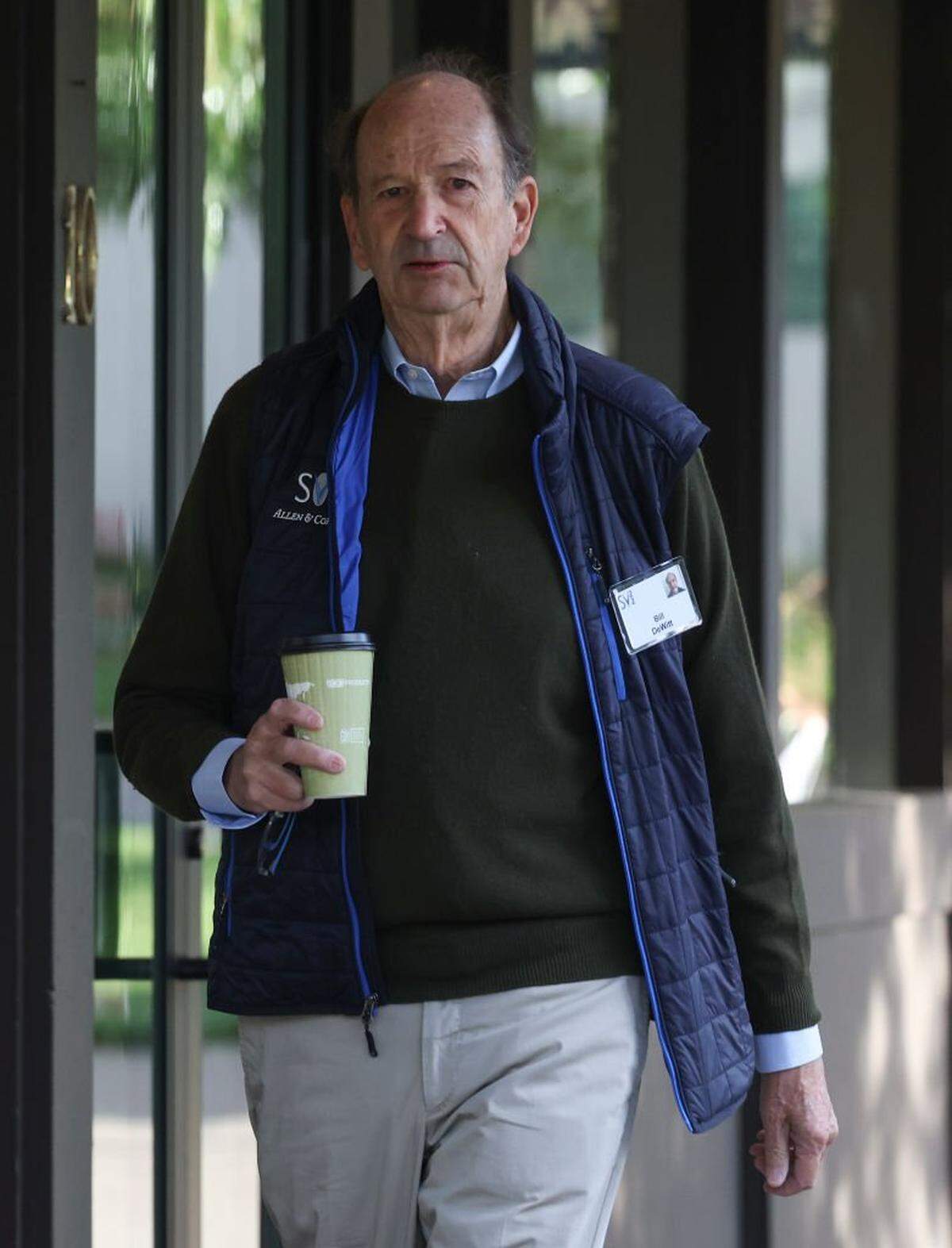 SUN VALLEY, IDAHO - JULY 08: Bill DeWitt, President of the St. Louis Cardinals, walks to a morning session during the Allen & Company Sun Valley Conference on July 08, 2022 in Sun Valley, Idaho. The world's most wealthy and powerful businesspeople from the media, finance, and technology will converge at the Sun Valley Resort this week for the exclusive conference.  (Photo by Kevin Dietsch/Getty Images)