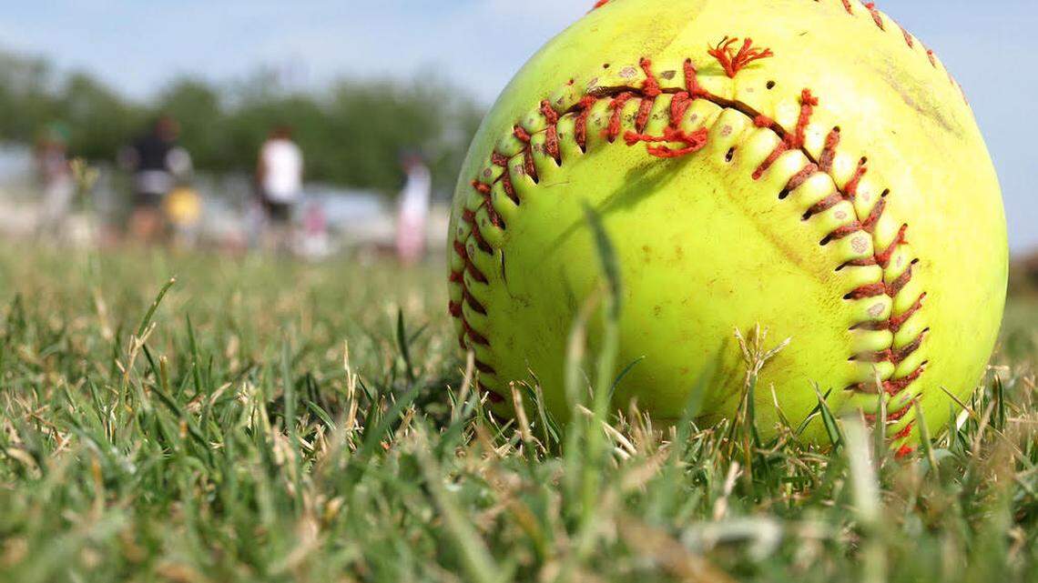 Hard-luck O’Fallon falls to Moline in sectional softball final
