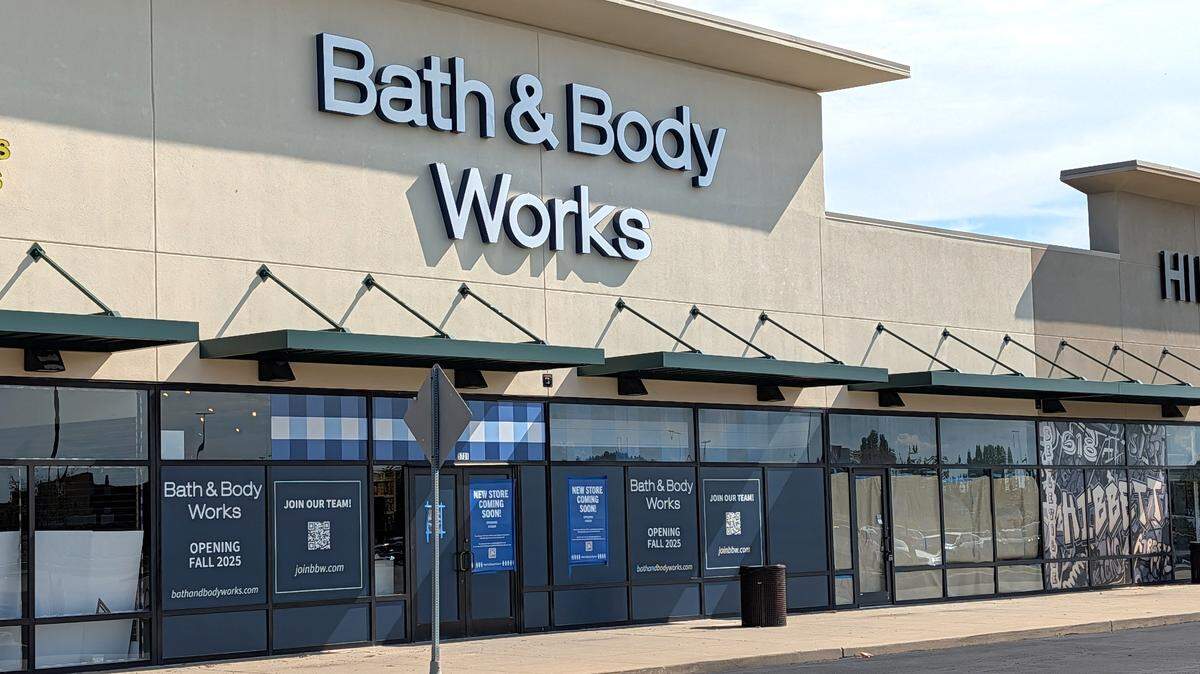 Bath & Body Works, 5731 Belleville Crossing St., Belleville