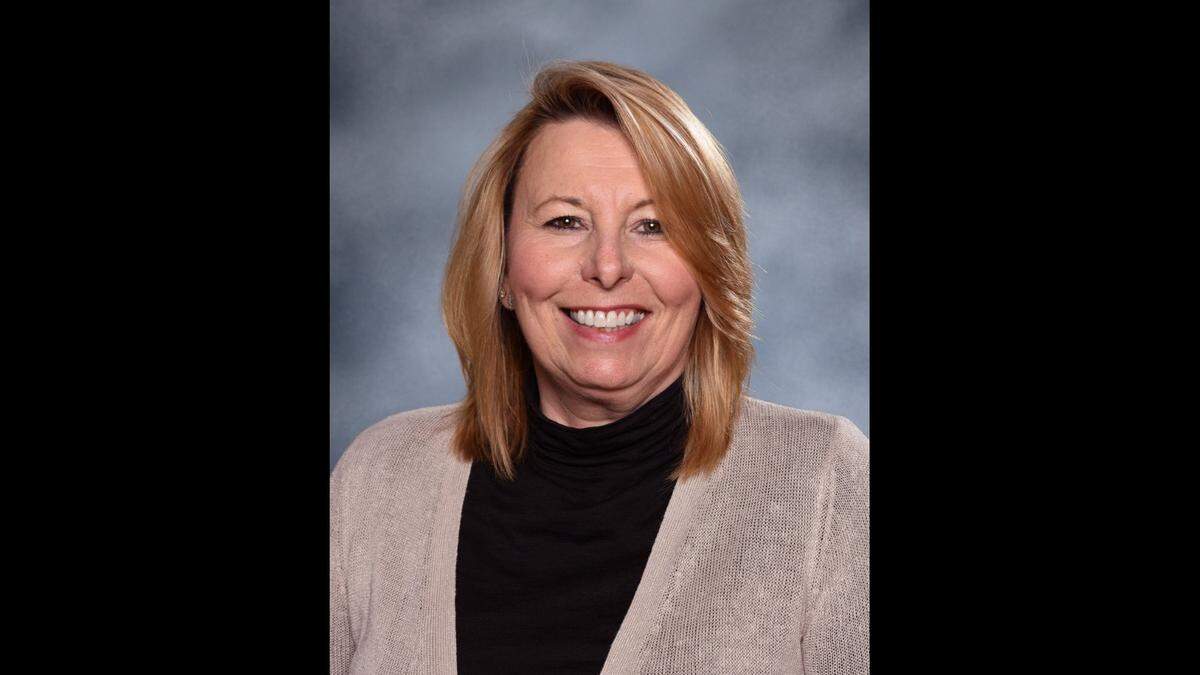 Karen Robertson is the principal of Frohardt 3-4 Education Center in Granite City School District 9.
