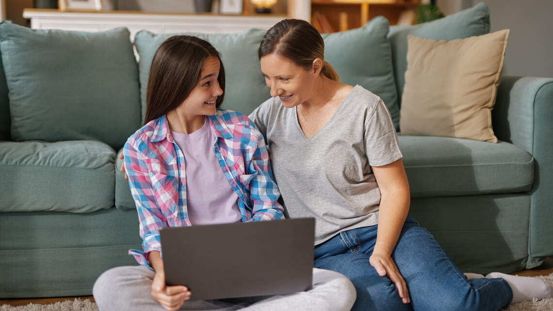 What Parents Are Missing When They Check Their Teen’s Screen Time