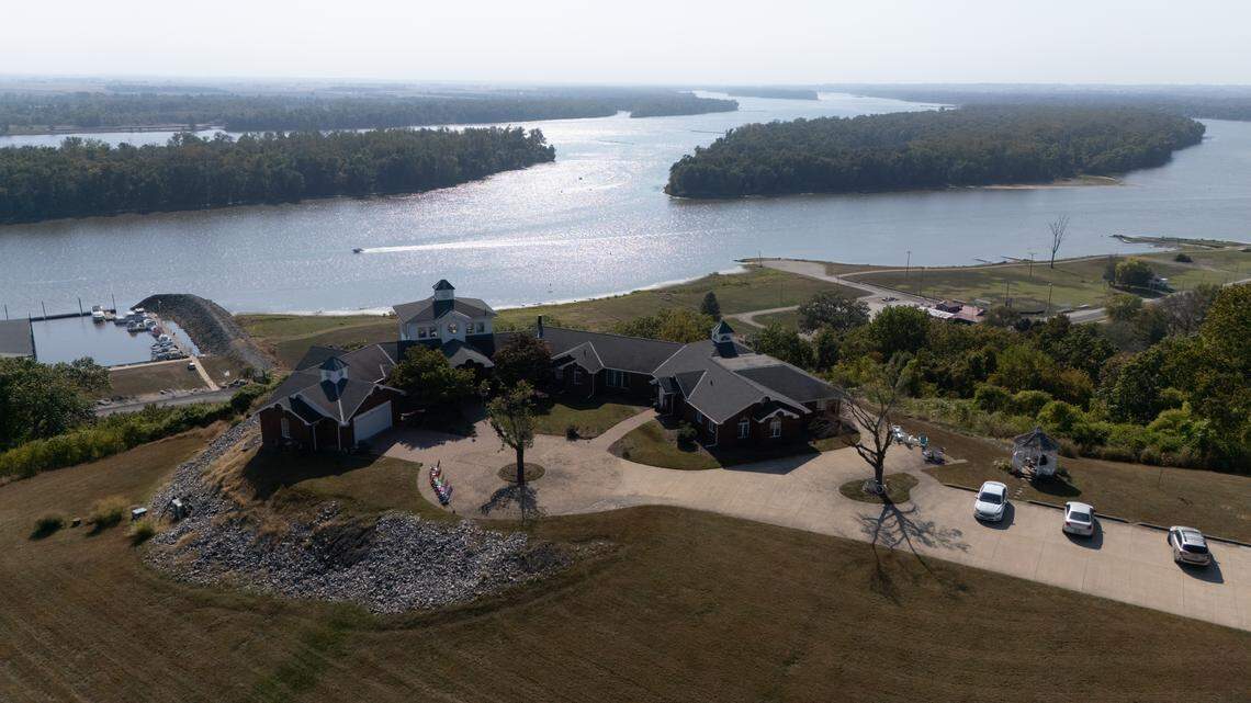 This Grafton bed and breakfast is on sale for $2.7 million. | Belleville  News-Democrat