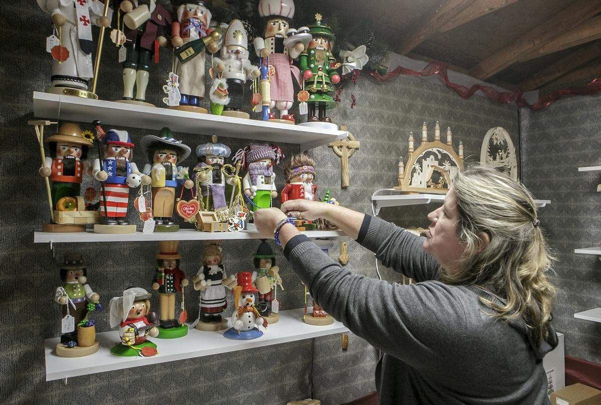 The Fifth Annual Christkindlmarkt opens Friday in downtown Belleville. The German Christmas market will feature European vendors, German food and beverage, live reindeer, entertainment and much more. Visit www.bellevillechristkindlmarkt.com for more information.