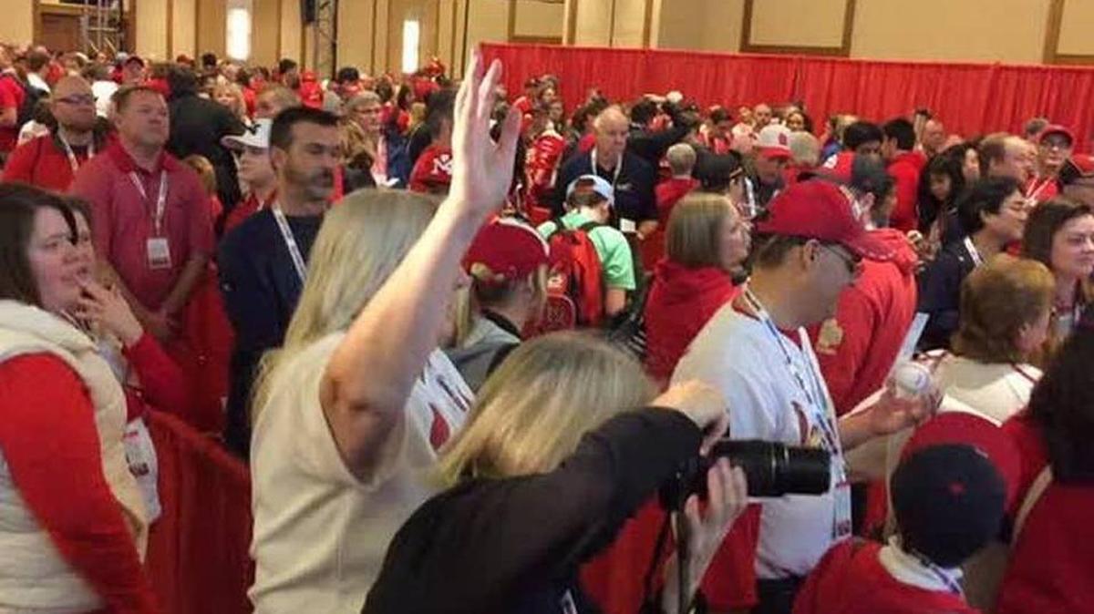 Cardinals fans line up for autographs at the annual Winter Warm-Up in 2016.