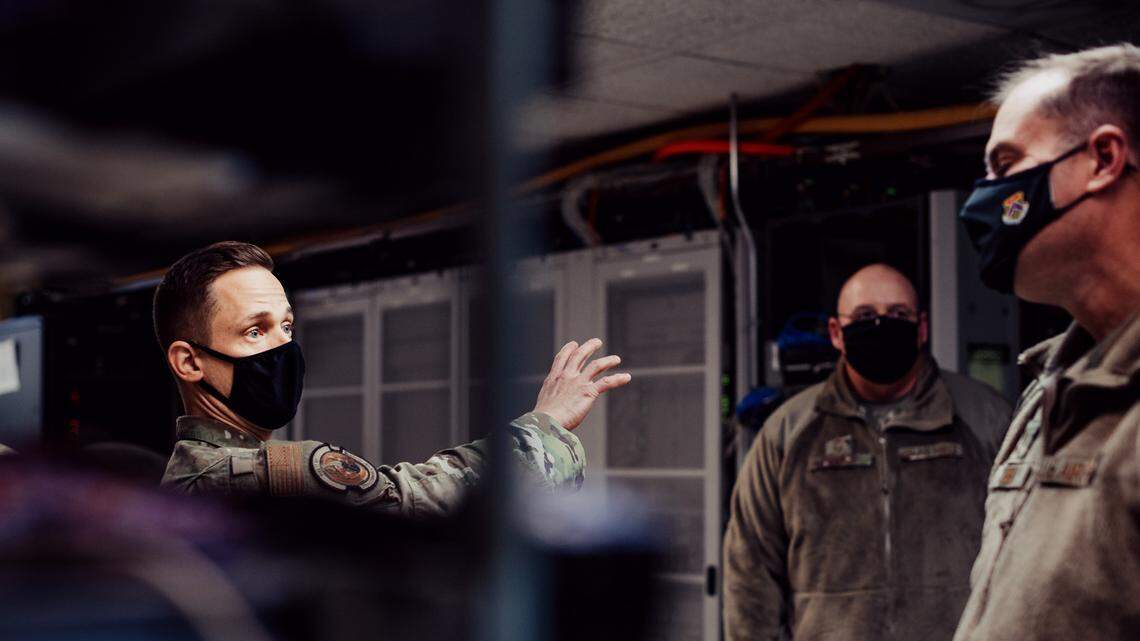 18th AF commander, command chief visits Showcase Wing at Scott Air Force Base