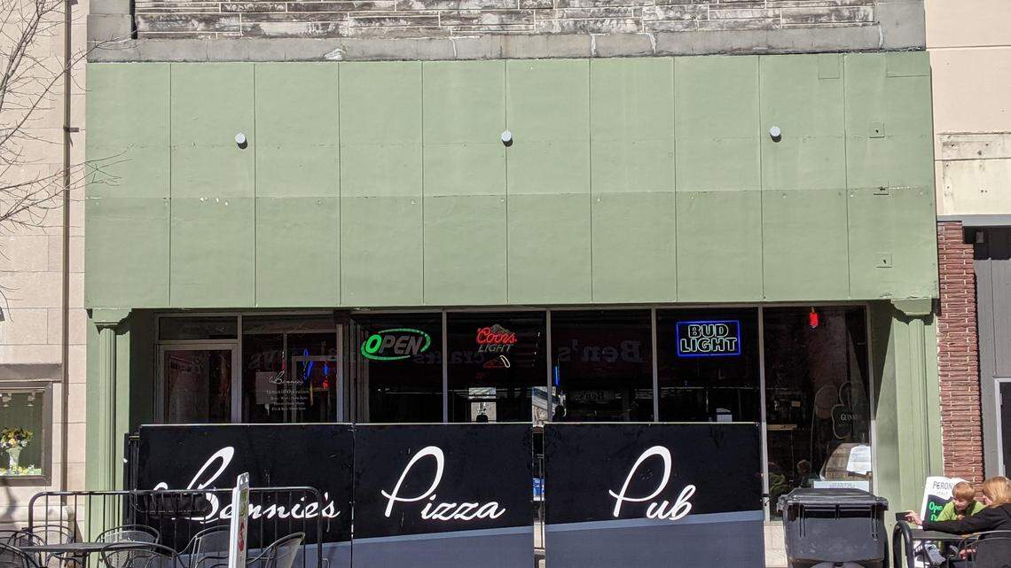 Bennie’s Pizza Pub