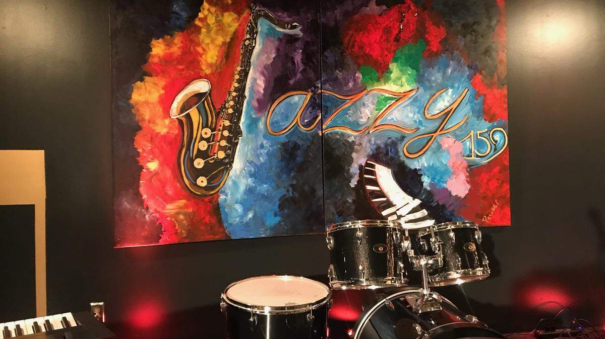 Jazzy 159 recently opened in the former home of Hey Guys Comdey in Fairveiw Heights.