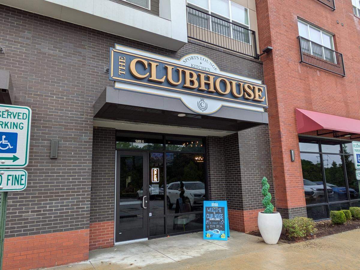The Clubhouse Sports Lounge + Kitchen, 1001 Enclave Blvd., Suite G, Edwardsville
