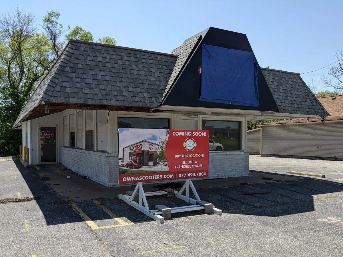 The former Jefferson’s Restaurant at 1300 W. Main St. in Mascoutah will be demolished to make way for a new Scooter’s Coffee.
