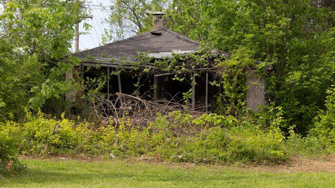 31 derelict buildings are the first St. Clair County will demolish with state grant money