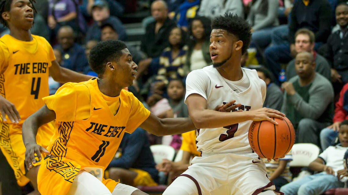 Defending state champion Maroons face stern test against SWC rival Alton