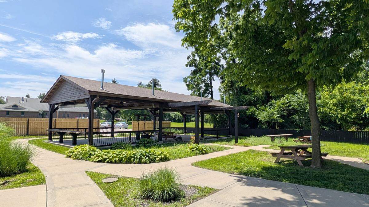 The outside garden area at Mac's on Main features a pavilion for covered seating.