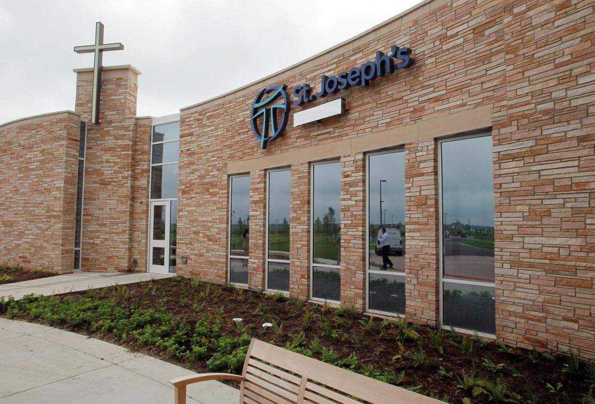 HSHS Medical Group will begin seeing walk-in patients this week, after St. Joseph’s Hospital closed its walk-in clinic last month. St. Joseph’s, which is also part of the HSHS network, announced the closure of its PrimeCare walk-in clinic in mid-November.