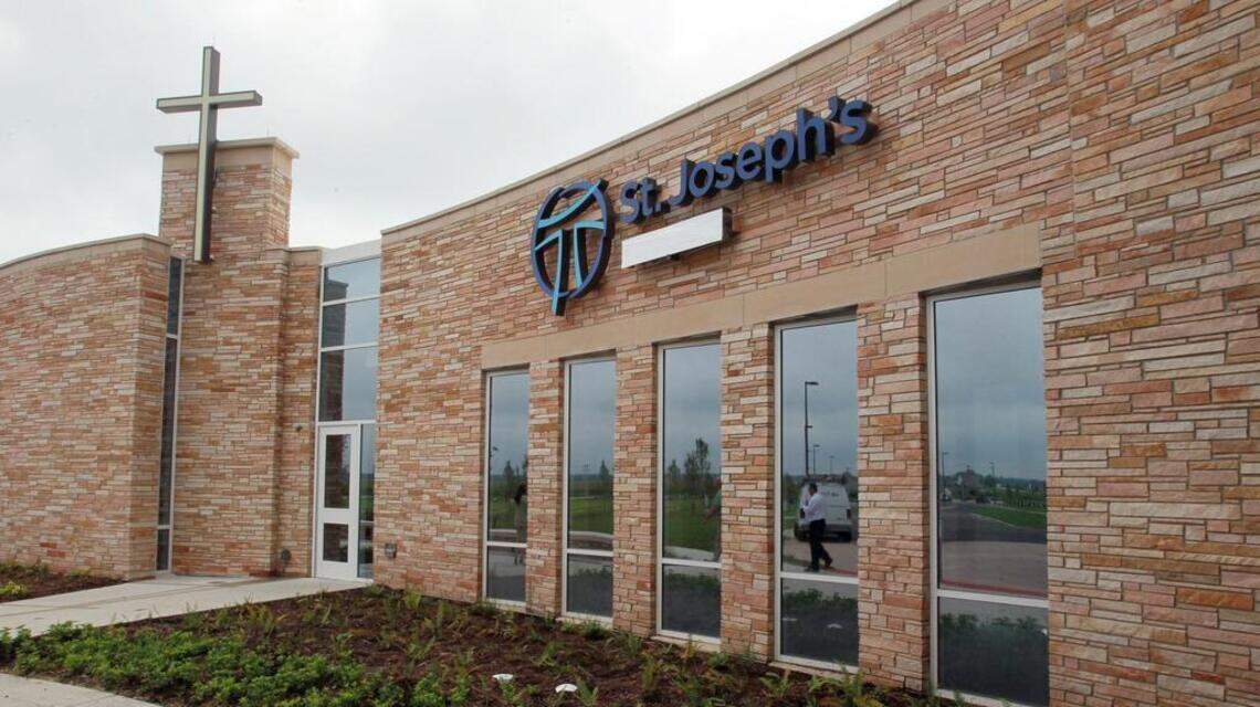Southwest IL hospital moving walk-in clinic patients to conference room as COVID surges