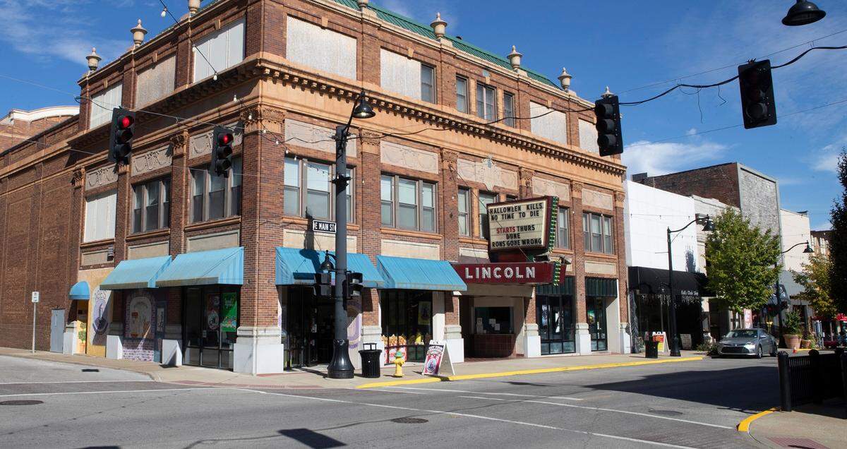The Lincoln Theatre in Belleville shows first-run movies, hosts concerts and sells popcorn through a sister business called Abe’s Gourmet Popcorn in the corner storefront of the building.
