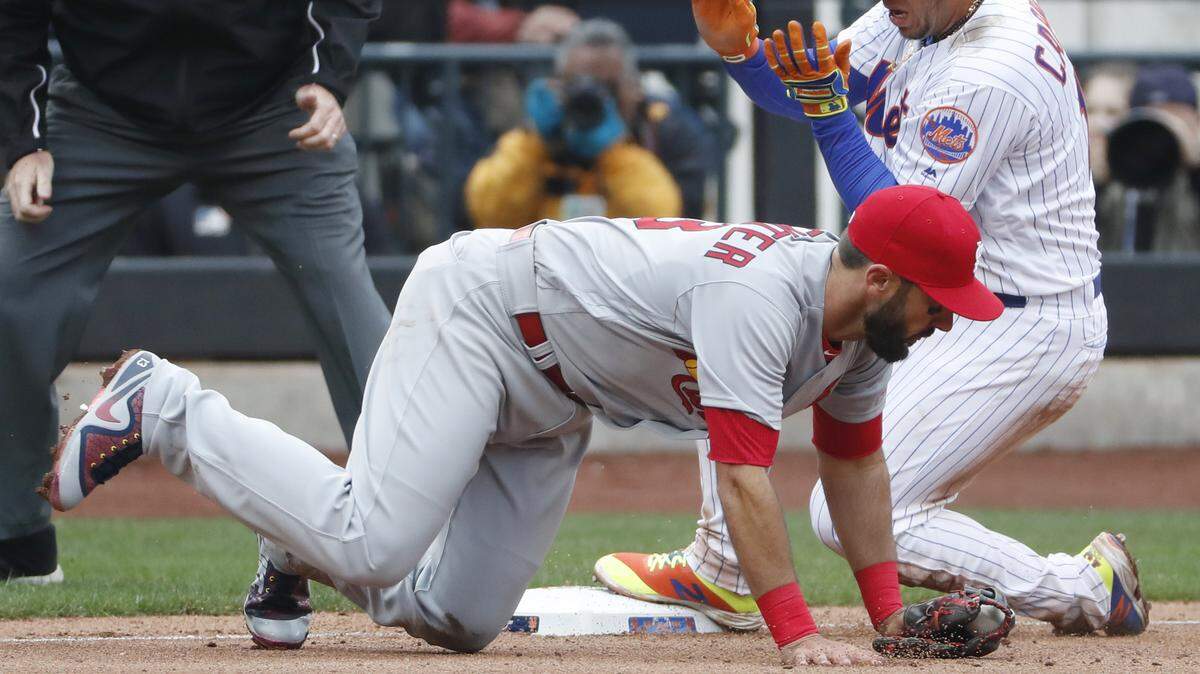 Matt Carpenter and Jose Martinez are both falling down on the job defensively, and until the Cardinals do something about it, they won't be serious contenders in 2018.