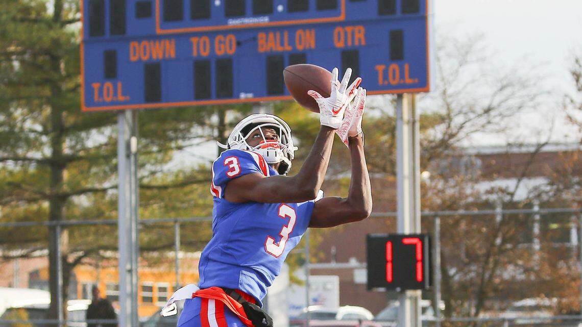 Head West, young man. East St. Louis wide receiver taking talents to Pac-12